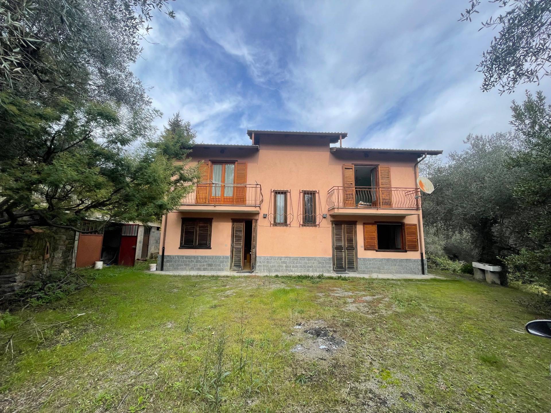 Villa in vendita a Apricale, 6 locali, prezzo € 135.000 | PortaleAgenzieImmobiliari.it