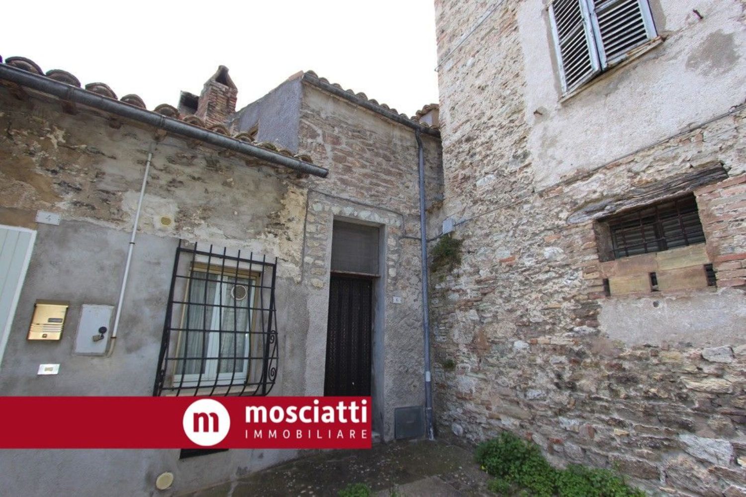 Villa in vendita a Esanatoglia, 4 locali, prezzo € 39.000 | PortaleAgenzieImmobiliari.it