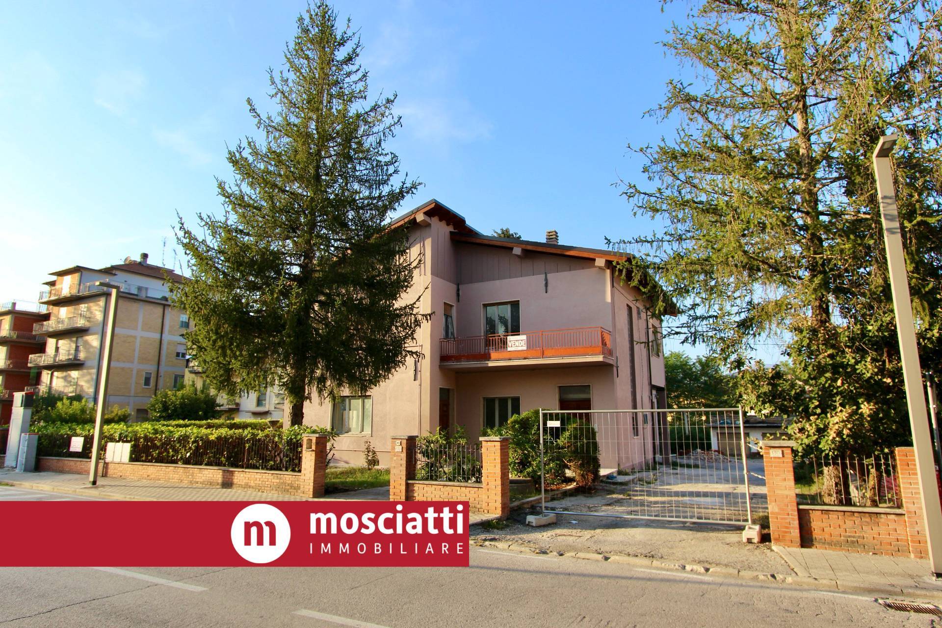 Appartamento in vendita a Castelraimondo, 4 locali, prezzo € 125.000 | PortaleAgenzieImmobiliari.it