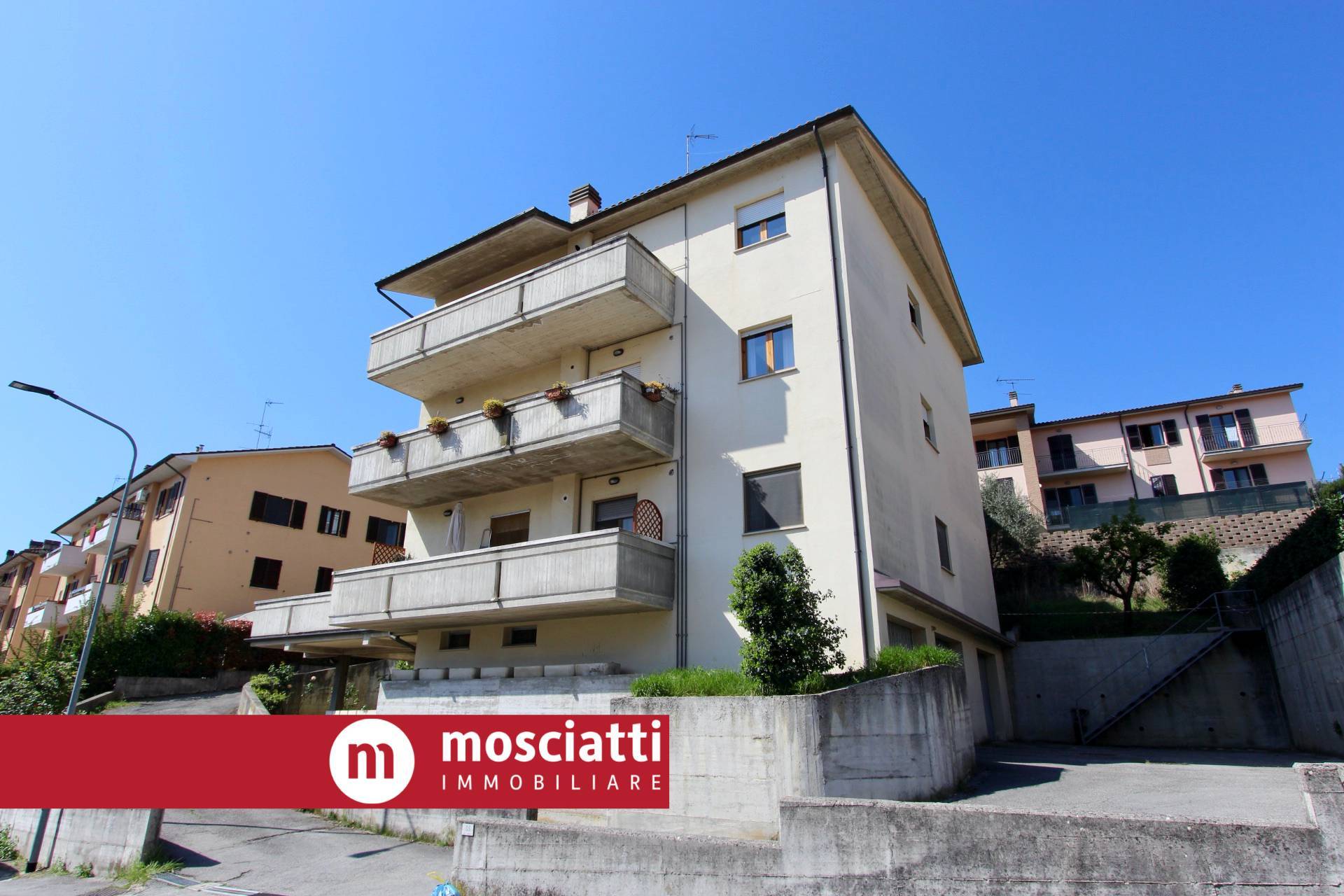 Appartamento in vendita a Castelraimondo, 2 locali, prezzo € 135.000 | PortaleAgenzieImmobiliari.it