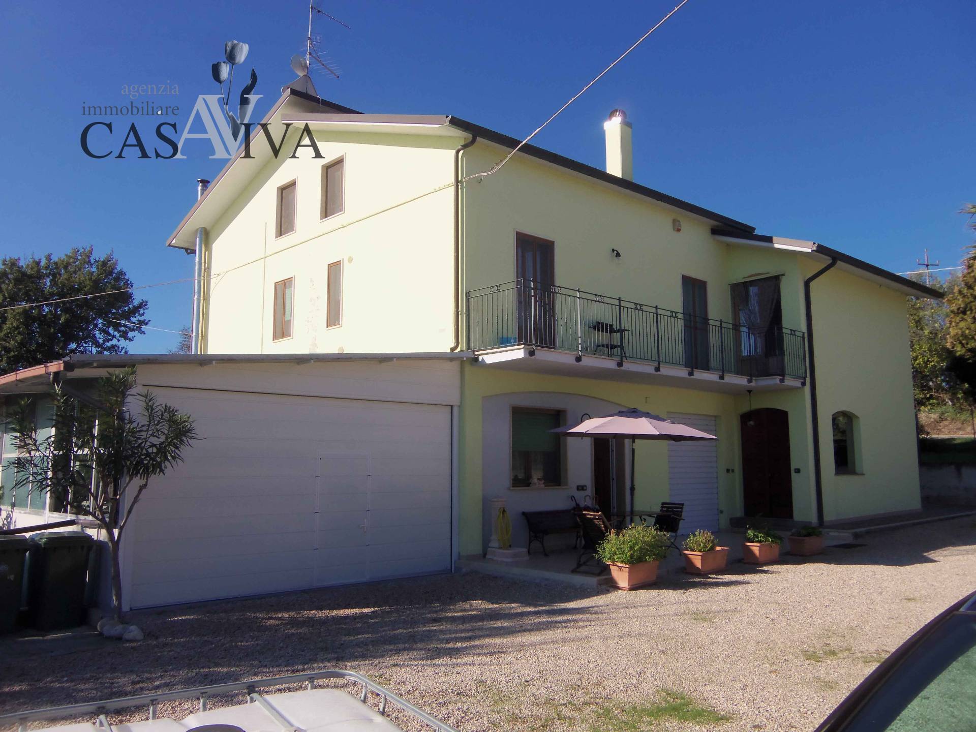Rustico / Casale in vendita a Monsampolo del Tronto, 10 locali, zona ampolo, prezzo € 500.000 | PortaleAgenzieImmobiliari.it