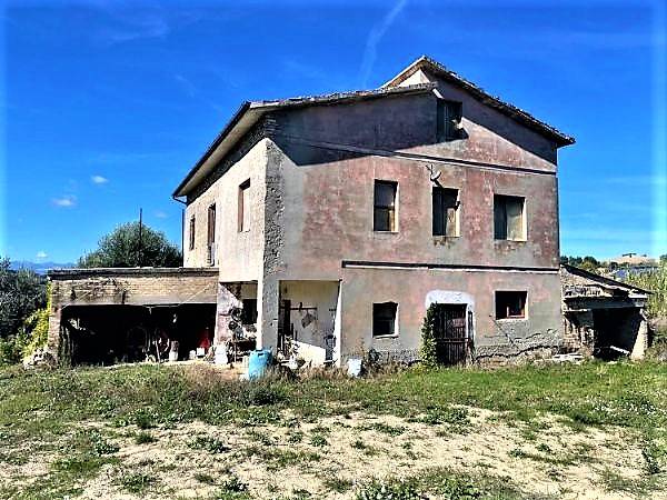 Rustico / Casale in vendita a Petritoli, 4 locali, prezzo € 150.000 | PortaleAgenzieImmobiliari.it