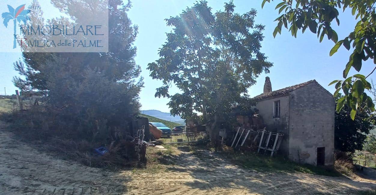 Rustico / Casale in vendita a Montefiore dell'Aso, 4 locali, prezzo € 150.000 | PortaleAgenzieImmobiliari.it