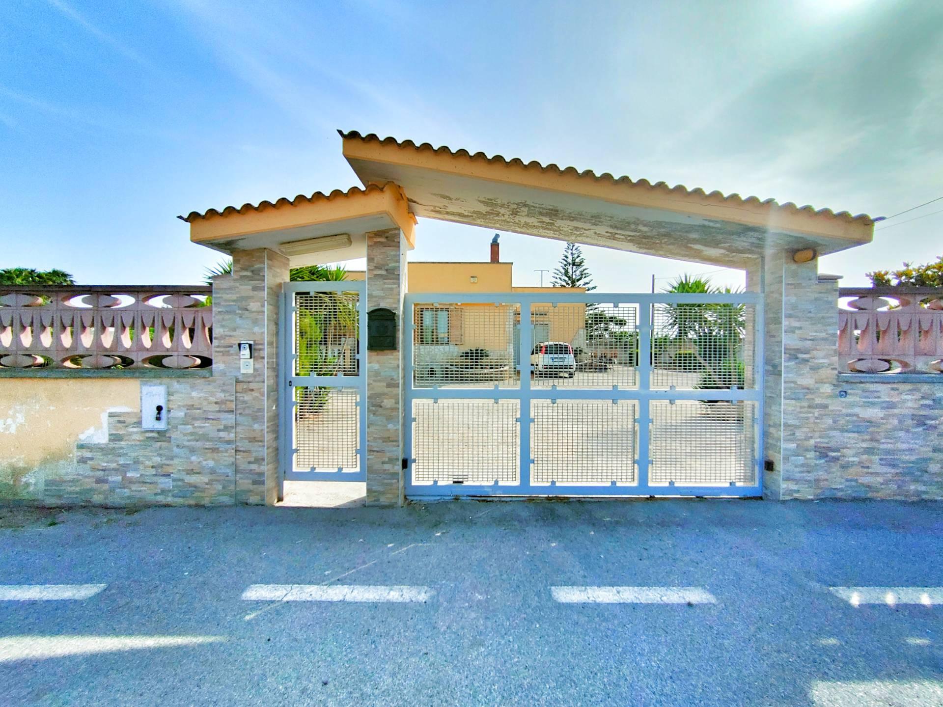 Villa in vendita a Brindisi, 4 locali, zona Località: ZonaMontenegro, prezzo € 145.000 | PortaleAgenzieImmobiliari.it
