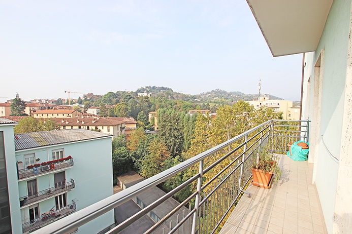 Appartamento in vendita a Bergamo, 5 locali, zona rale, prezzo € 330.000 | PortaleAgenzieImmobiliari.it