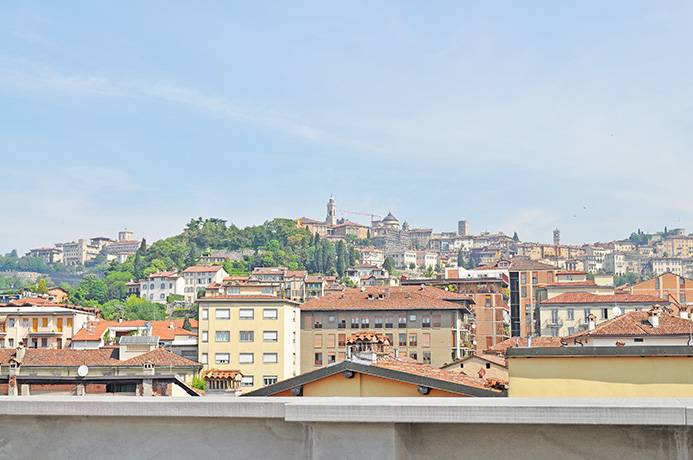 Attico / Mansarda in affitto a Bergamo - Zona: Centrale
