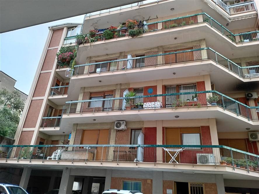 Appartamento in vendita a Sassari, 6 locali, zona Località: V.leItalia, prezzo € 200.000 | PortaleAgenzieImmobiliari.it