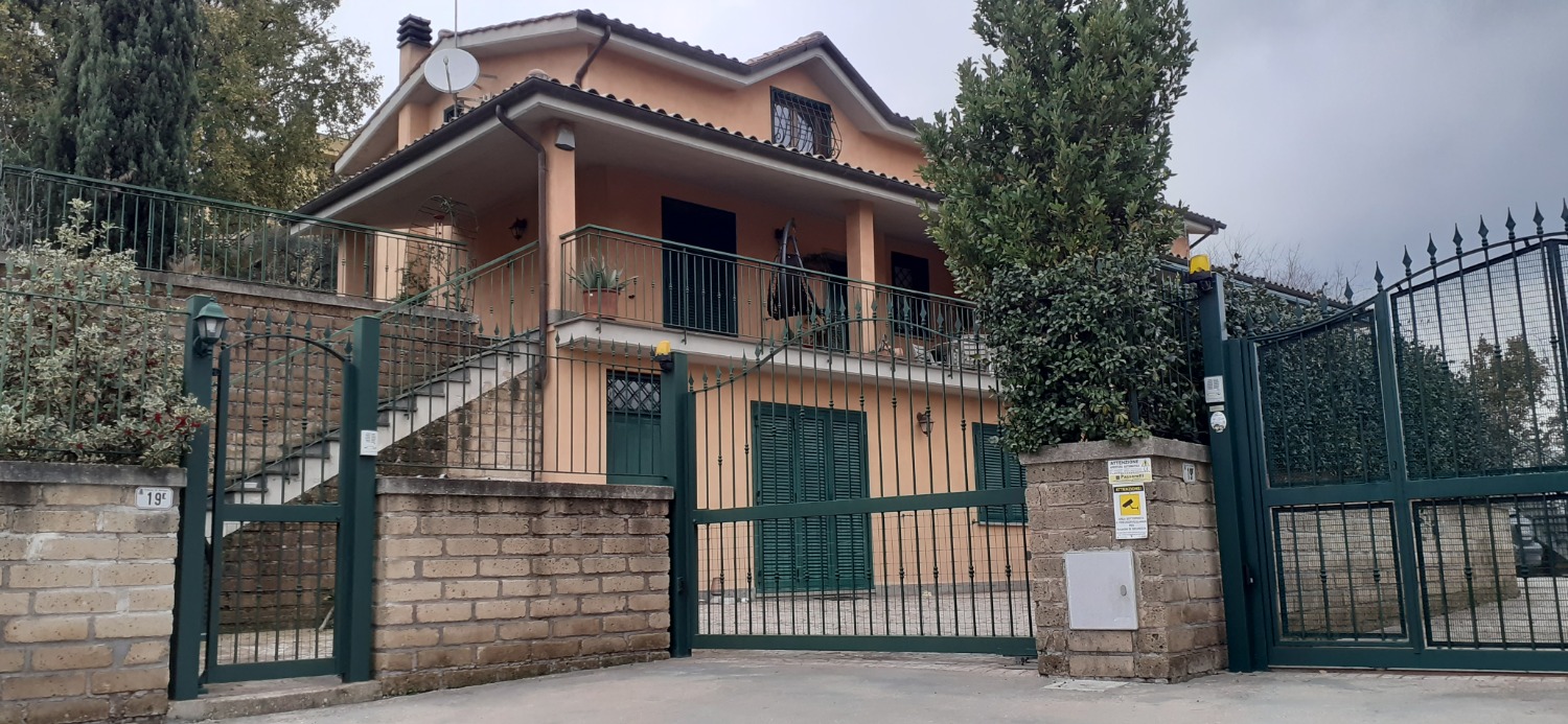 Villa in vendita a Morlupo, 4 locali, prezzo € 255.000 | CambioCasa.it