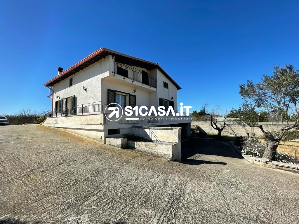 Villa in vendita a Galatone, 4 locali, prezzo € 214.000 | CambioCasa.it