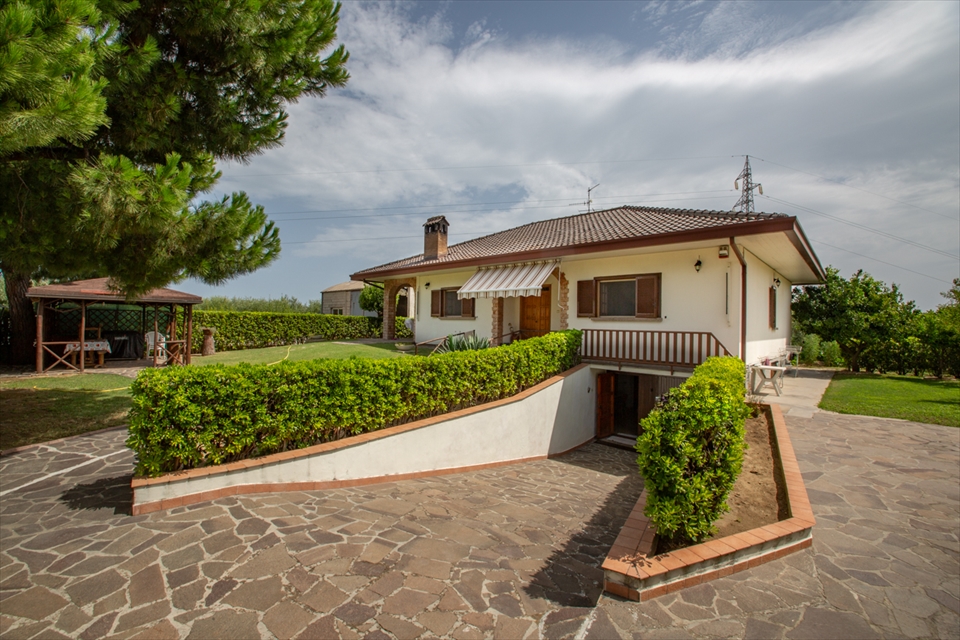 Villa in vendita a Francavilla al Mare, 4 locali, prezzo € 298.000 | PortaleAgenzieImmobiliari.it