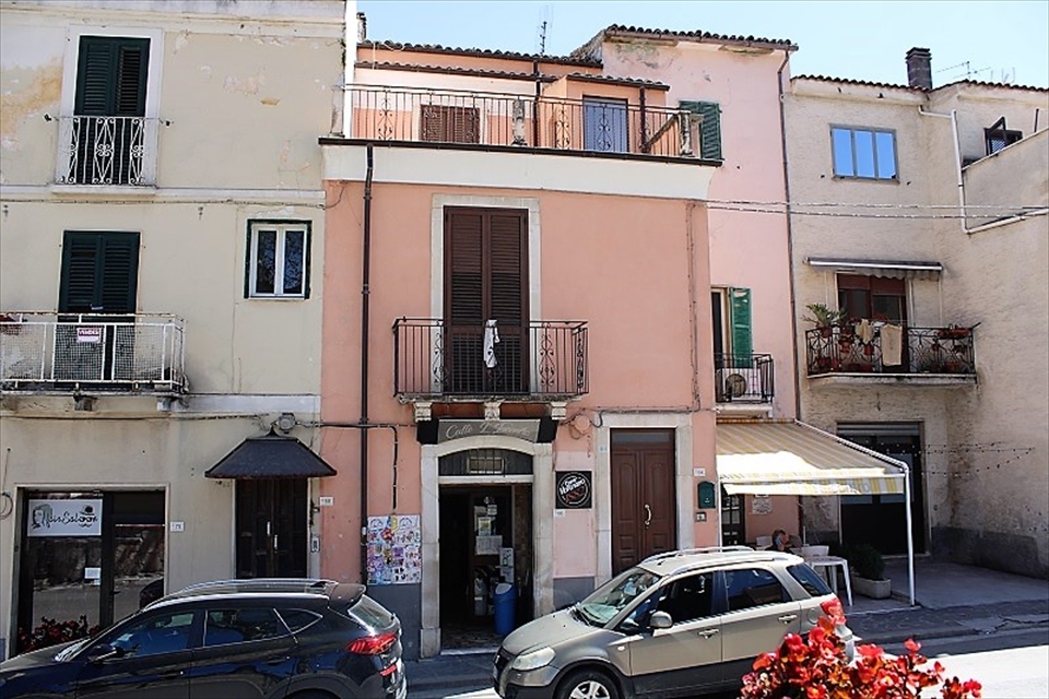 Appartamento in vendita a Tocco da Casauria, 4 locali, prezzo € 35.000 | PortaleAgenzieImmobiliari.it