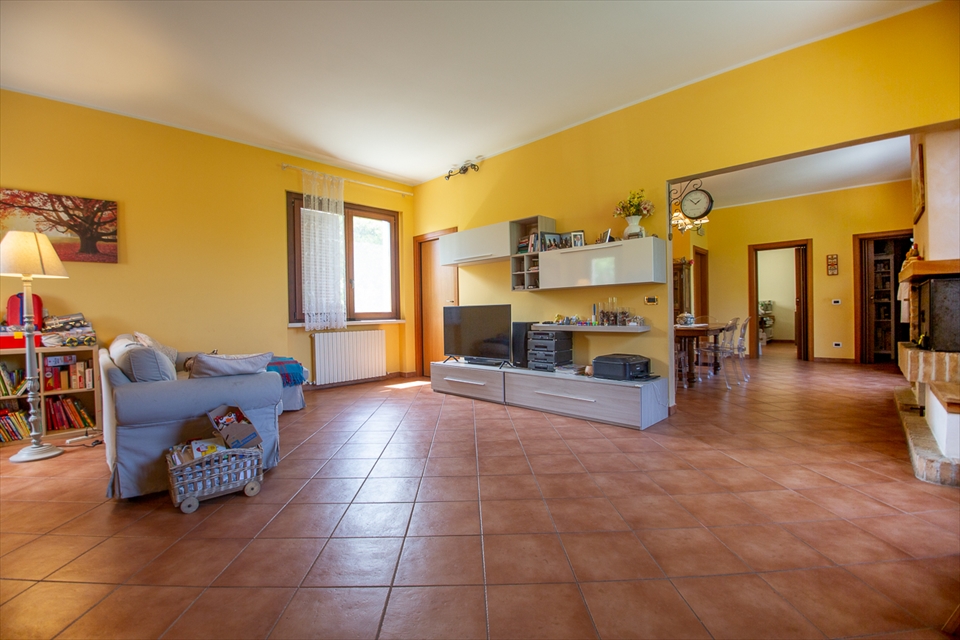 Villa in vendita a Torrevecchia Teatina, 7 locali, prezzo € 364.000 | PortaleAgenzieImmobiliari.it