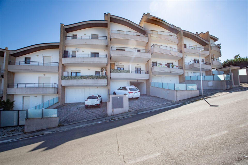Appartamento in vendita a Cappelle sul Tavo, 3 locali, prezzo € 153.000 | PortaleAgenzieImmobiliari.it
