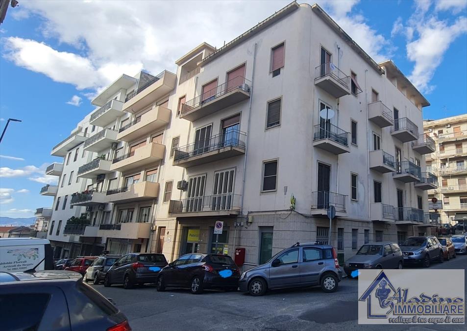 Appartamento in vendita a Reggio Calabria, 5 locali, prezzo € 185.000 | PortaleAgenzieImmobiliari.it