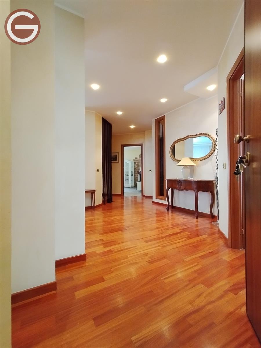 Appartamento in vendita a Gioia Tauro, 9999 locali, prezzo € 135.000 | PortaleAgenzieImmobiliari.it