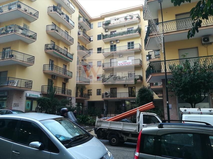 Appartamento in vendita a Portici, 6 locali, prezzo € 300.000 | CambioCasa.it