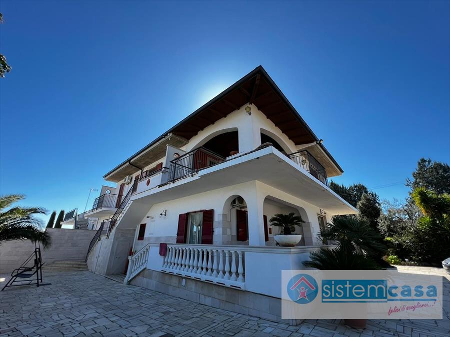 Villa Bifamiliare in vendita a Corato, 6 locali, prezzo € 380.000 | PortaleAgenzieImmobiliari.it