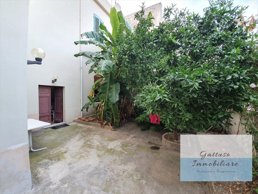 Appartamento in vendita a Reggio Calabria, 5 locali, prezzo € 75.000 | PortaleAgenzieImmobiliari.it