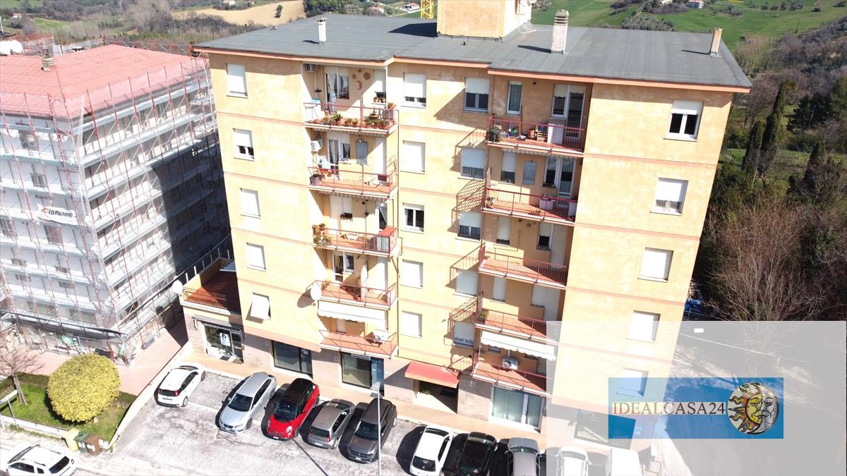 Appartamento in vendita a Macerata, 5 locali, prezzo € 99.000 | PortaleAgenzieImmobiliari.it