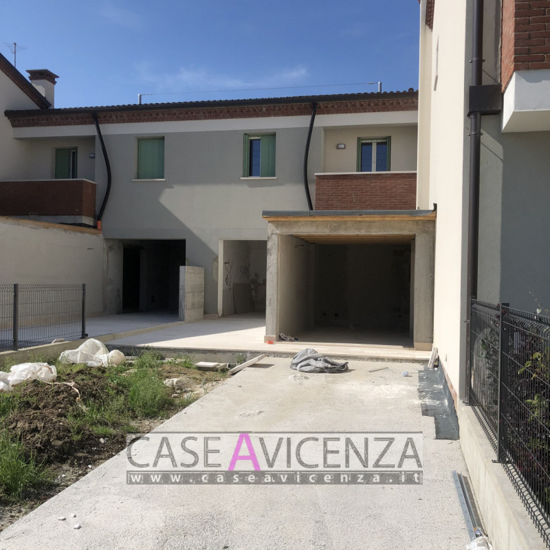 Villa Bifamiliare in vendita a Grisignano di Zocco - Zona: Grisignano di Zocco - Centro