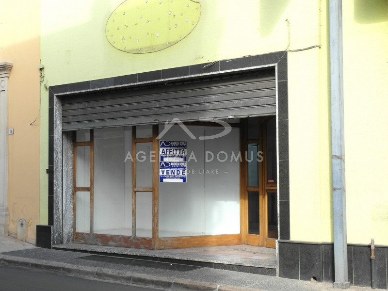 Magazzino in vendita a Racale, 3 locali, zona Località: Racale - Centro, prezzo € 95.000 | PortaleAgenzieImmobiliari.it