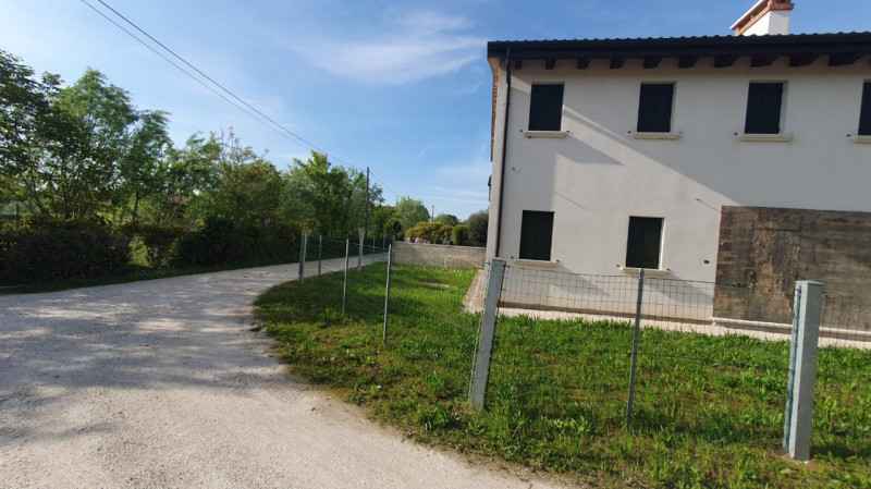 Villa Bifamiliare in vendita a Trebaseleghe, 5 locali, zona 'Ambrogio, prezzo € 167.000 | PortaleAgenzieImmobiliari.it