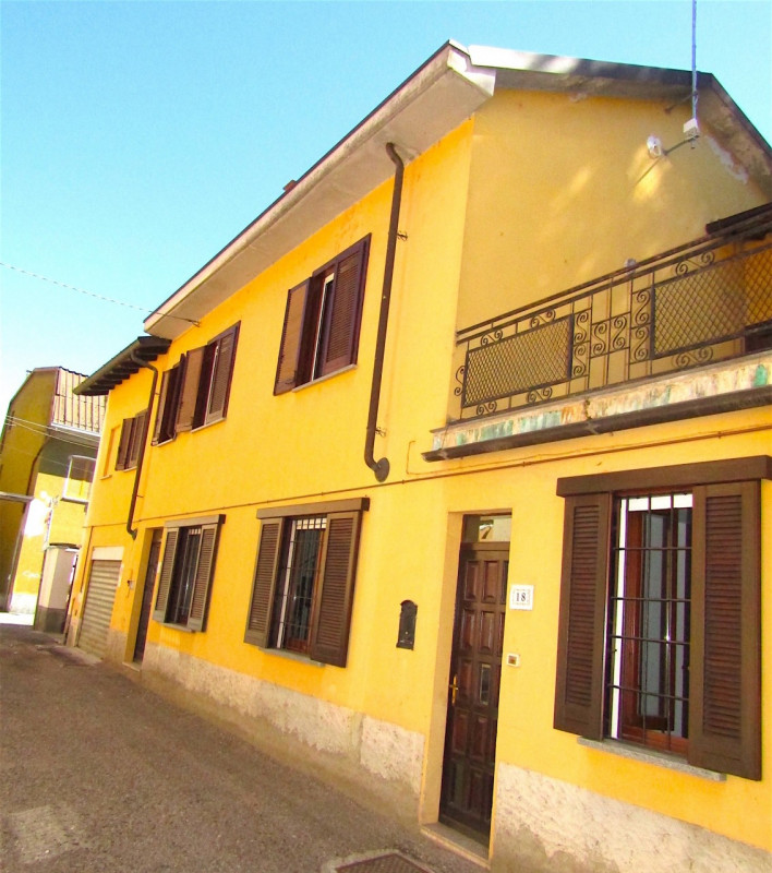Villa in vendita a Garlasco, 4 locali, zona Località: Garlasco - Centro, prezzo € 145.000 | CambioCasa.it