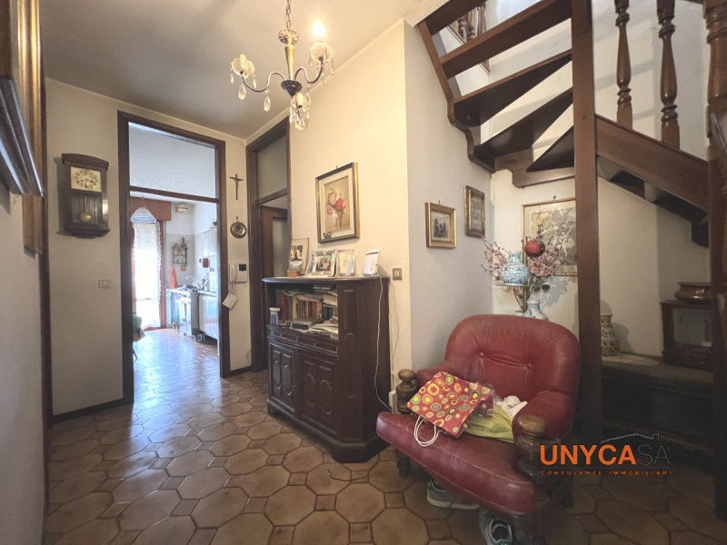Appartamento in vendita a Selvazzano Dentro, 5 locali, zona Domenico, prezzo € 65.000 | PortaleAgenzieImmobiliari.it