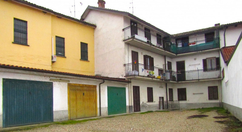 Appartamento in vendita a Sannazzaro de' Burgondi, 2 locali, zona Località: Sannazzaro Dè Burgondi, prezzo € 34.000 | CambioCasa.it