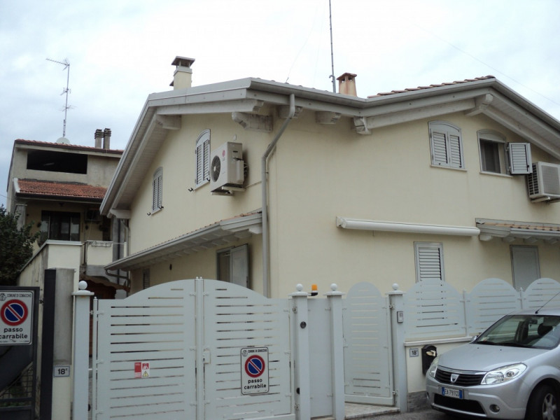 Villa in vendita a Comacchio, 4 locali, zona o Garibaldi, prezzo € 315.000 | PortaleAgenzieImmobiliari.it