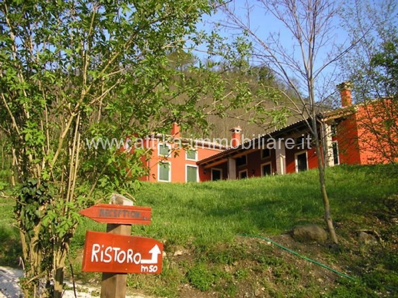 Albergo in vendita a Teolo, 6 locali, zona Zona: Castelnuovo, Trattative riservate | CambioCasa.it