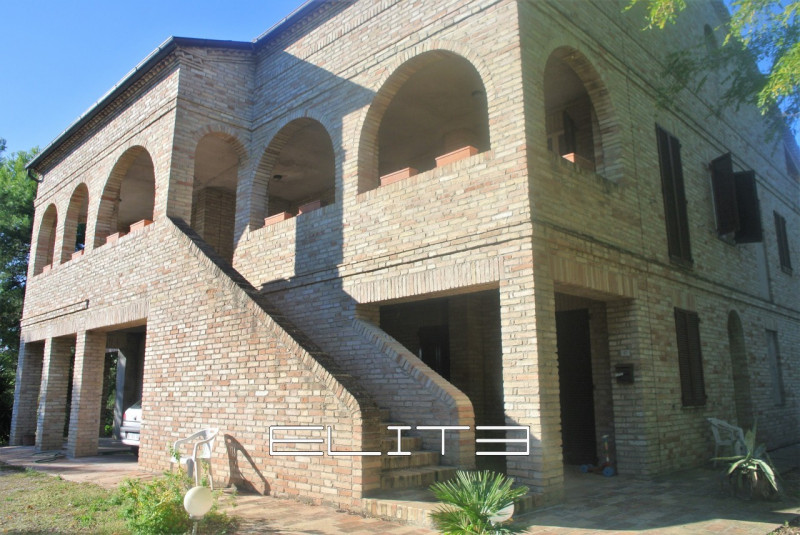 Villa in vendita a Porto Recanati - Zona: Quartiere Ovest - Grotte - Montarice