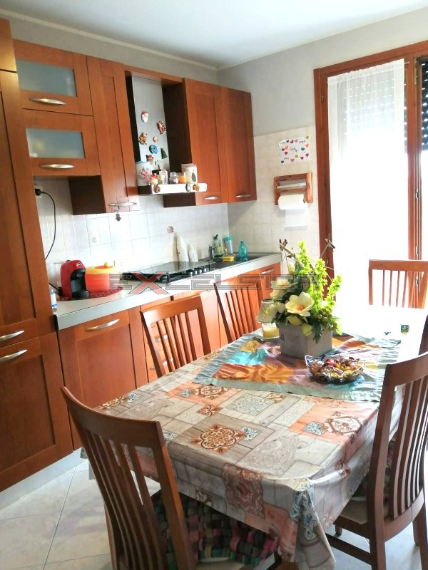 Appartamento in vendita a Taglio di Po, 3 locali, prezzo € 75.000 | PortaleAgenzieImmobiliari.it