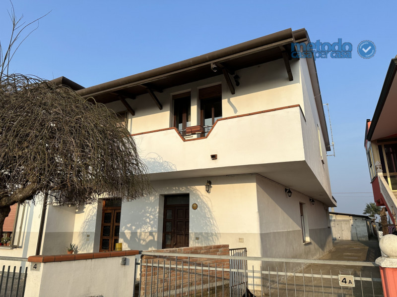 Villa Bifamiliare in vendita a Villadose - Zona: Villadose