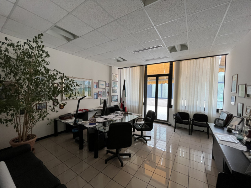 Ufficio / Studio in vendita a Ancona, 7 locali, zona Località: Barraccola, prezzo € 280.000 | PortaleAgenzieImmobiliari.it