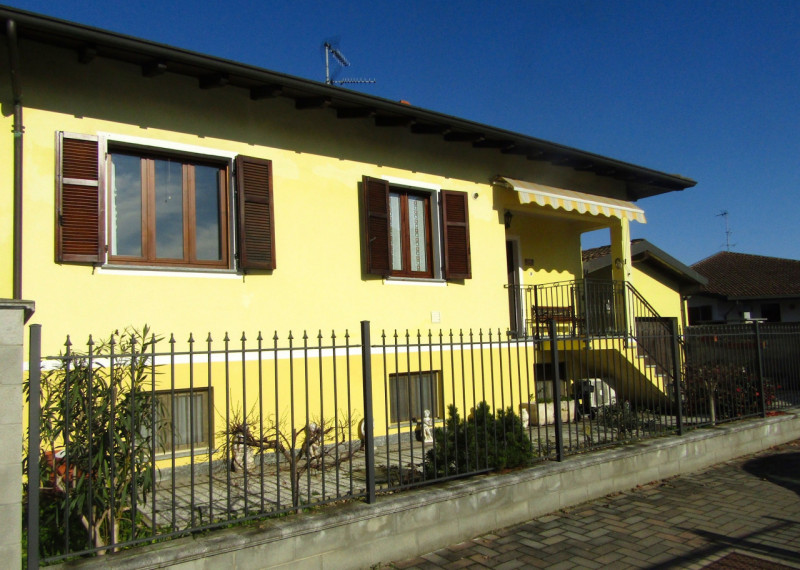 Villa in vendita a Garlasco, 4 locali, zona Località: Garlasco, prezzo € 220.000 | CambioCasa.it