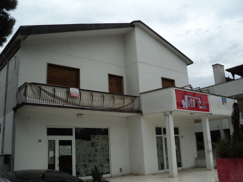 Immobile Commerciale in vendita a Comacchio, 6 locali, zona Zona: San Giuseppe, prezzo € 230.000 | CambioCasa.it