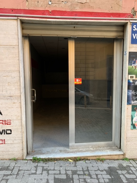 Negozio / Locale in vendita a Torre del Greco, 9999 locali, zona Località: Torre del Greco - Centro, prezzo € 130.000 | PortaleAgenzieImmobiliari.it