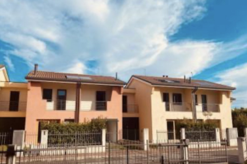 Villa a Schiera in vendita a Castelfranco Veneto, 5 locali, prezzo € 320.000 | PortaleAgenzieImmobiliari.it