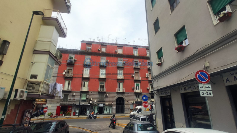 Magazzino in vendita a Napoli - Zona: Fuorigrotta