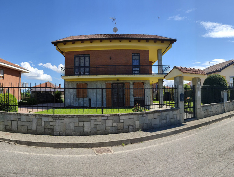 Villa Bifamiliare in vendita a Moncalieri, 7 locali, zona uda, Trattative riservate | PortaleAgenzieImmobiliari.it