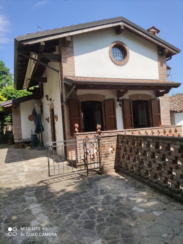 Villa in vendita a Montesegale - Zona: Bregni
