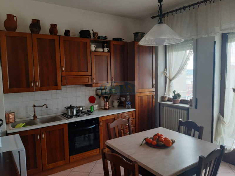 Appartamento in vendita a Ceglie Messapica, 3 locali, zona Località: Ceglie Messapica, prezzo € 96.000 | CambioCasa.it