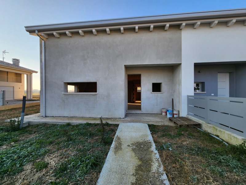 Villa Bifamiliare in vendita a Campolongo Maggiore, 4 locali, zona Località: Campolongo Maggiore - Centro, prezzo € 300.000 | PortaleAgenzieImmobiliari.it