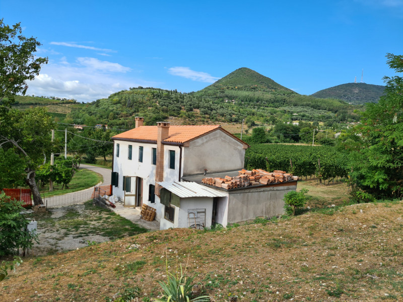 Villa in vendita a Cinto Euganeo, 3 locali, zona Località: Valnogaredo, prezzo € 175.000 | CambioCasa.it