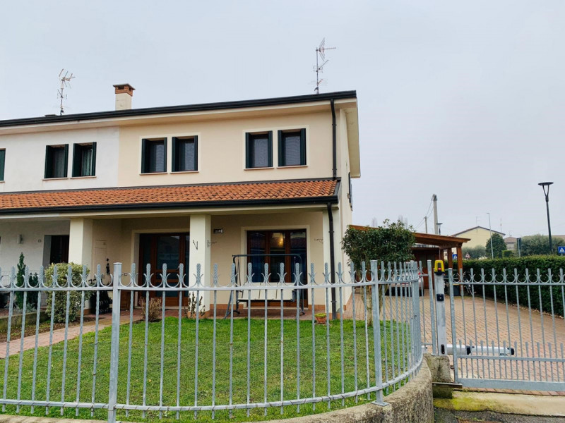 Villa Bifamiliare in vendita a Carceri, 4 locali, zona Località: Carceri - Centro, prezzo € 225.000 | CambioCasa.it