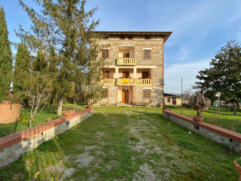 Villa in vendita a Castiglione del Lago, 7 locali, zona atucchio, prezzo € 380.000 | PortaleAgenzieImmobiliari.it