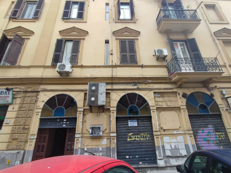 Immobile Commerciale in affitto a Napoli - Zona: Fuorigrotta