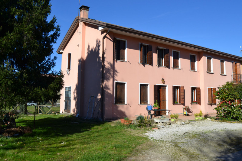 Villa a Schiera in vendita a Noale, 8 locali, prezzo € 220.000 | PortaleAgenzieImmobiliari.it