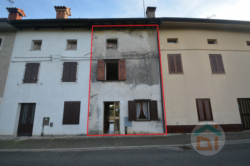 Rustico / Casale in vendita a Romans d'Isonzo, 2 locali, zona Località: Romans d'Isonzo - Centro, prezzo € 25.000 | CambioCasa.it